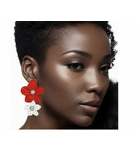 Load image into Gallery viewer, Two Tone Flower Earrings
