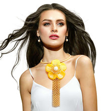 Load image into Gallery viewer, Marbled Yellow Flower Fringe Necklace

